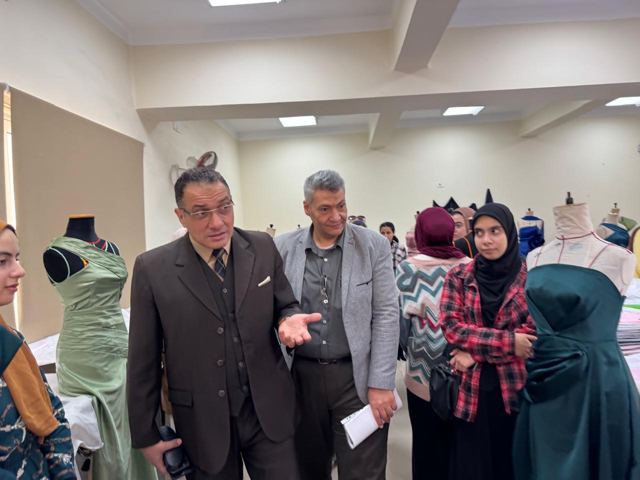 متابعة سير الامتحانات الشفهية والعملية بكلية الفنون التطبيقية جامعة طنطا